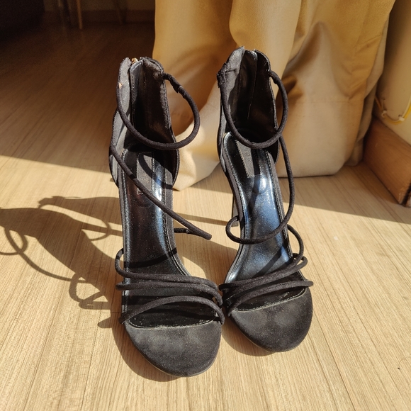 Black stilettos by Forever21 - Picture 10 of 12